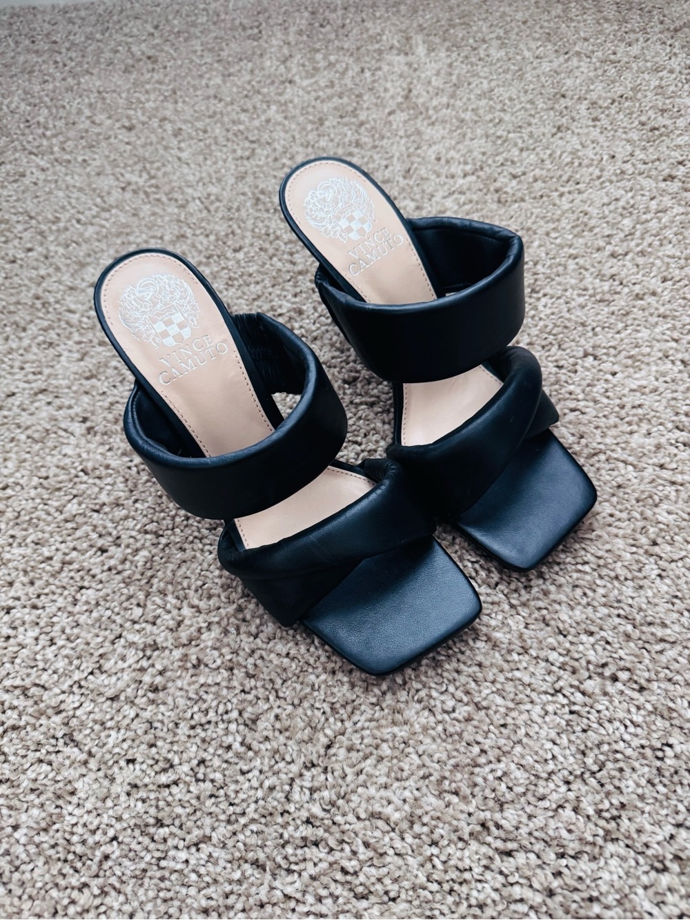 NEW!! Vince Camuto Women's Black Padded Strap Mules